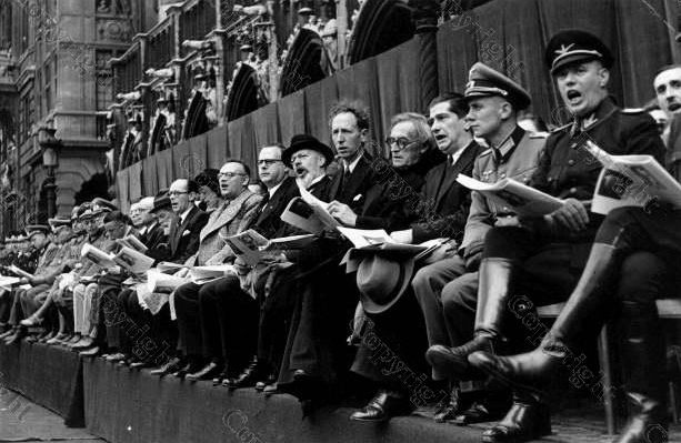 La Fête du chant national flamand à sa grande époque, en 1941. Photo CEGESOMA (que la N-VA aimerait faire fermer).